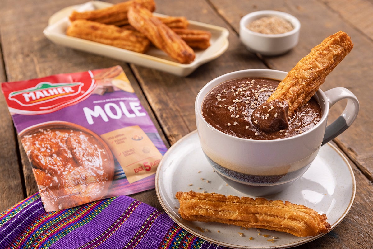 CHURROS CON SALSA DE MOLE CHURROS CON SALSA DE MOLE