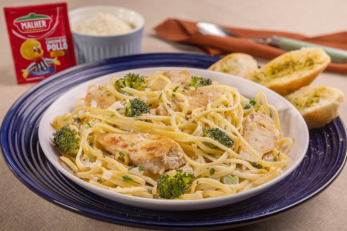 PASTA DE POLLO Y BRÓCOLI PASTA DE POLLO Y BRÓCOLI