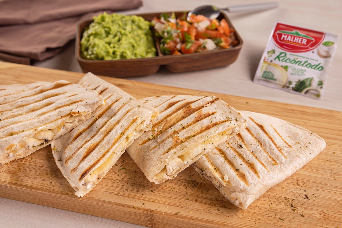 QUESADILLA DE POLLO
