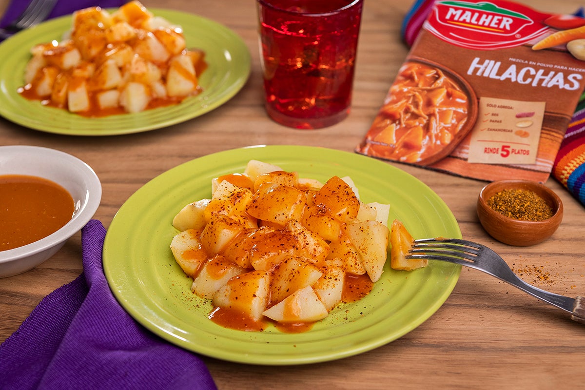 PAPAS BRAVAS CON SALSA DE HILACHAS PAPAS BRAVAS CON SALSA DE HILACHAS