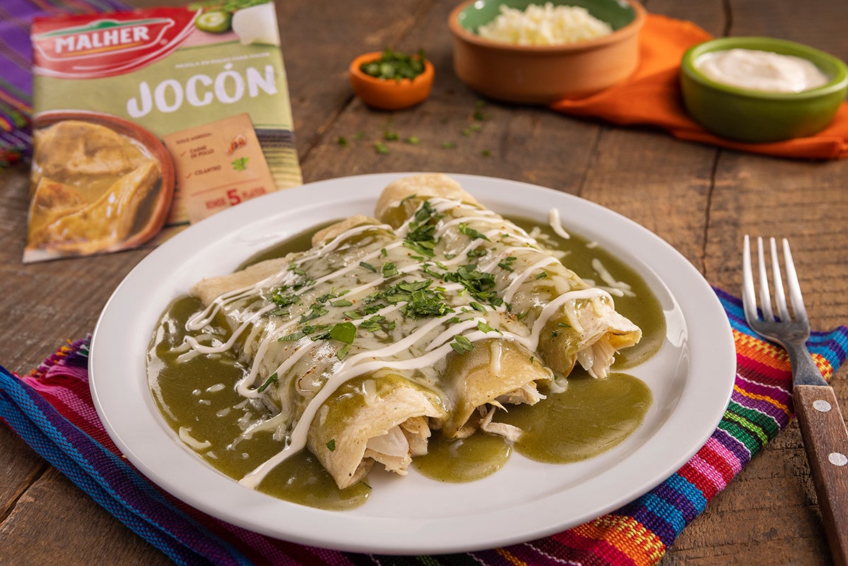 ENCHILADAS SUIZAS CON SALSA DE JOCON ENCHILADAS SUIZAS CON SALSA DE JOCON