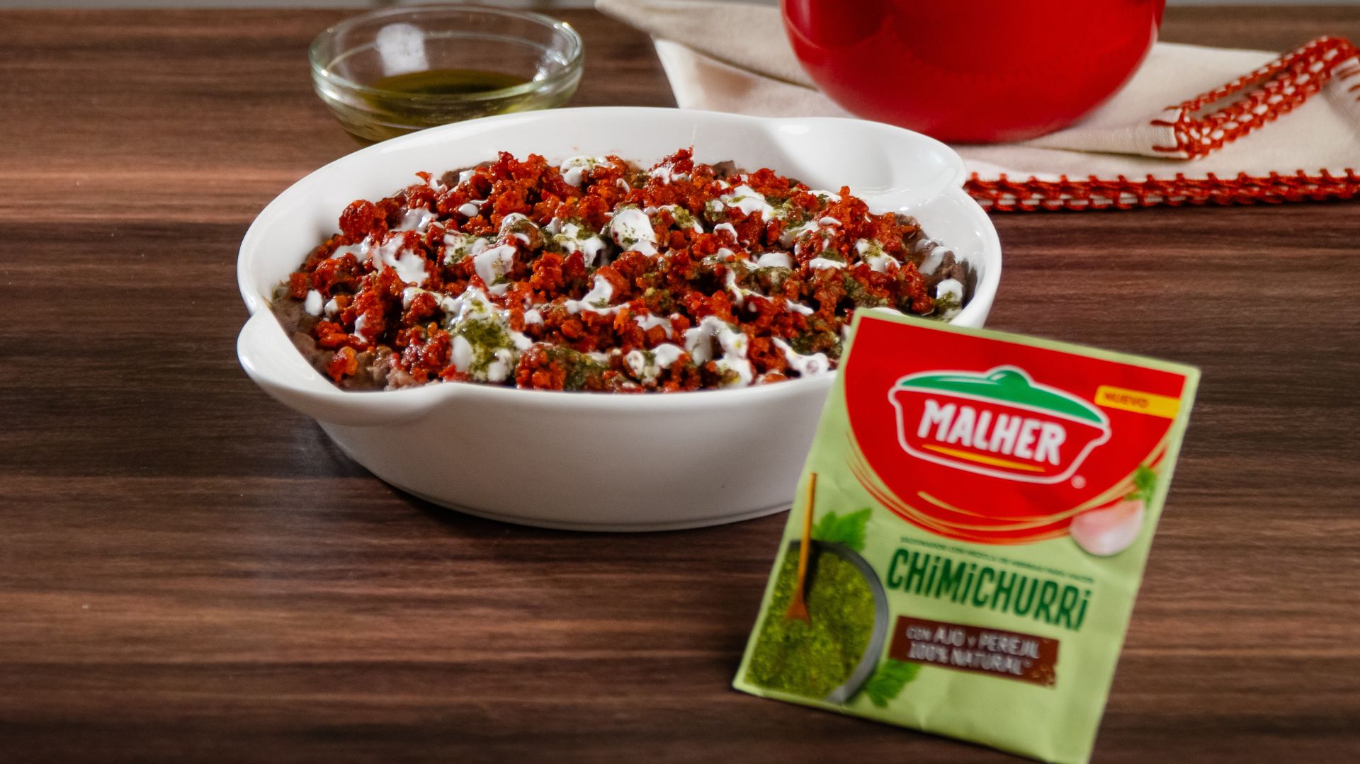 Dip de Frijoles con Chorizo y Chimichurri