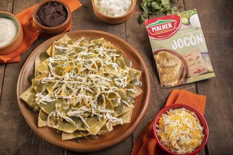 CHILAQUILES EN SALSA VERDE
