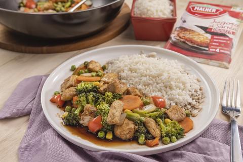 POLLO CON VEGETALES AL WOK