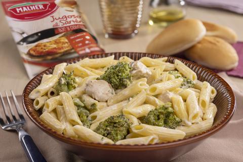 ESPAGUETI AL BRÓCOLI CON POLLO