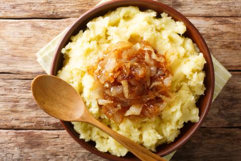 pure de papas con cebolla caramelizada